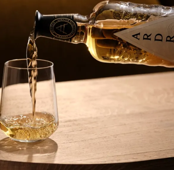 Ardray blended Scotch whisky being poured into glass