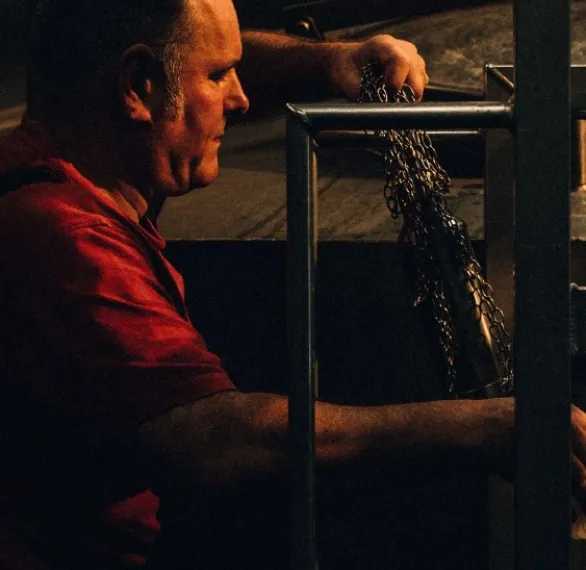 ardray making the whisky man working at distillery