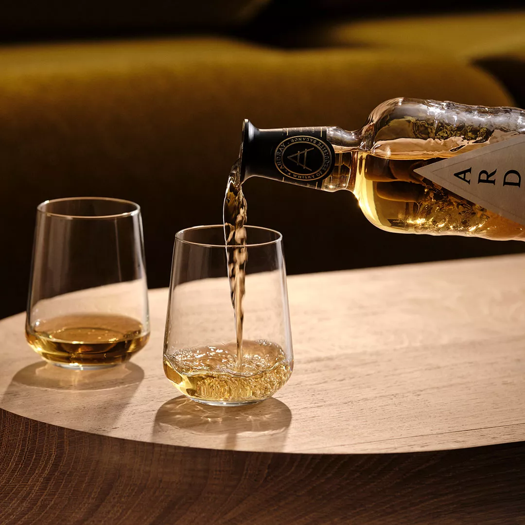 Ardray blended Scotch whisky being poured into glasses